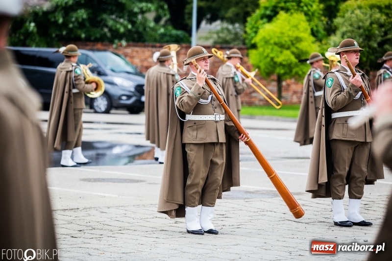 Zdjęcie w galerii na portalu naszraciborz.pl: Śląska Straż Graniczna świętowała. Uroczysty apel w raciborskiej komendzie [FOTO i WIDEO] wiadomości z regionu
