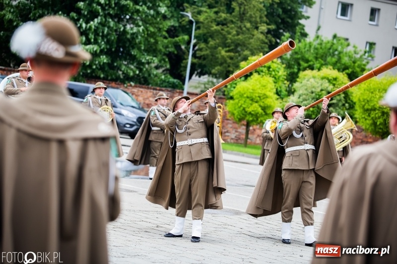 Zdjęcie w galerii na portalu naszraciborz.pl: Śląska Straż Graniczna świętowała. Uroczysty apel w raciborskiej komendzie [FOTO i WIDEO] wiadomości z regionu