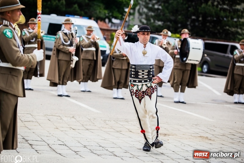 Zdjęcie w galerii na portalu naszraciborz.pl: Śląska Straż Graniczna świętowała. Uroczysty apel w raciborskiej komendzie [FOTO i WIDEO] wiadomości z regionu