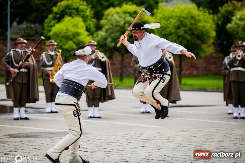 Zdjęcie w galerii na portalu naszraciborz.pl: Śląska Straż Graniczna świętowała. Uroczysty apel w raciborskiej komendzie [FOTO i WIDEO] wiadomości z regionu