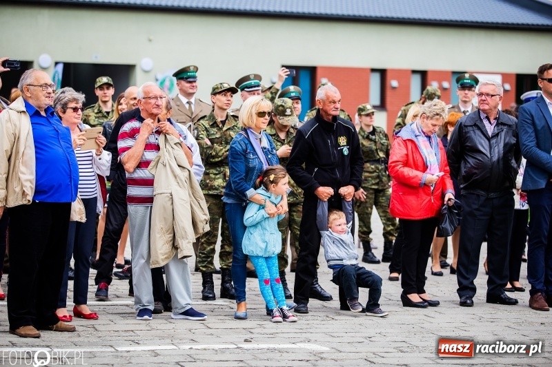 Zdjęcie w galerii na portalu naszraciborz.pl: Śląska Straż Graniczna świętowała. Uroczysty apel w raciborskiej komendzie [FOTO i WIDEO] wiadomości z regionu