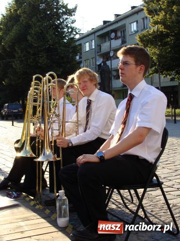Zdjęcie w galerii na portalu naszraciborz.pl: Koncerty letnie na Rynku rozpoczęte wiadomości z regionu