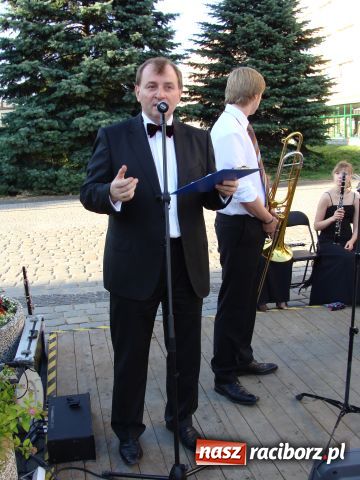 Zdjęcie w galerii na portalu naszraciborz.pl: Koncerty letnie na Rynku rozpoczęte wiadomości z regionu