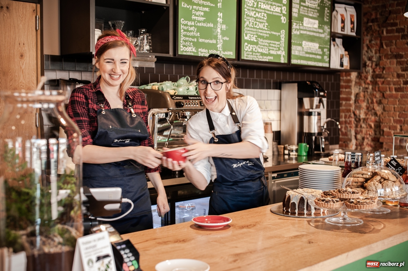 Zdjęcie w galerii na portalu naszraciborz.pl: Migawka CAFE z dwoma nagrodami na forum Sweets & Coffee wiadomości z regionu