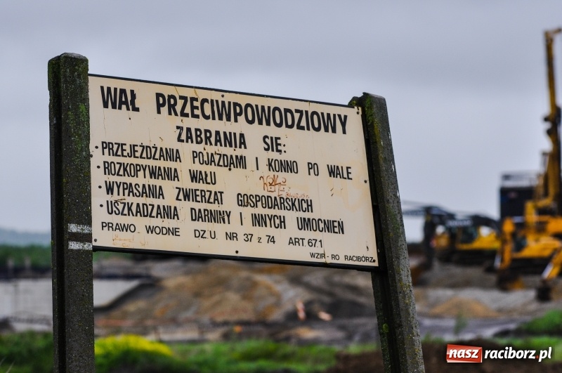 Zdjęcie w galerii na portalu naszraciborz.pl: Stany ostrzegawcze na Odrze wciąż przekroczone [FOTO i WIDEO] wiadomości z regionu
