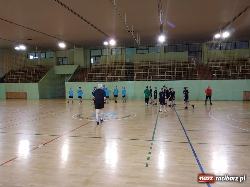 Zdjęcie w galerii na portalu naszraciborz.pl: Młodzi szczypiorniści rywalizowali w Kuźni Raciborskiej  wiadomości z regionu