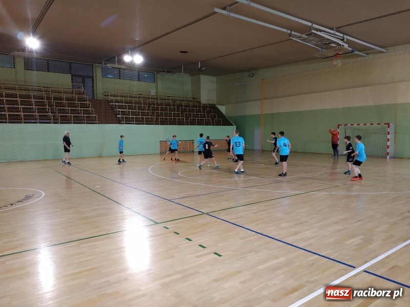 Zdjęcie w galerii na portalu naszraciborz.pl: Młodzi szczypiorniści rywalizowali w Kuźni Raciborskiej  wiadomości z regionu