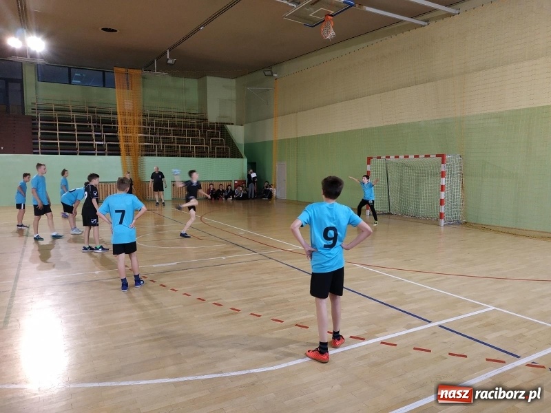 Zdjęcie w galerii na portalu naszraciborz.pl: Młodzi szczypiorniści rywalizowali w Kuźni Raciborskiej  wiadomości z regionu