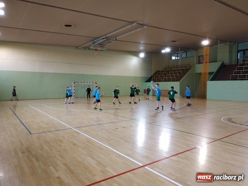 Zdjęcie w galerii na portalu naszraciborz.pl: Młodzi szczypiorniści rywalizowali w Kuźni Raciborskiej  wiadomości z regionu