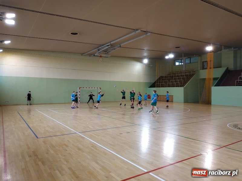 Zdjęcie w galerii na portalu naszraciborz.pl: Młodzi szczypiorniści rywalizowali w Kuźni Raciborskiej  wiadomości z regionu