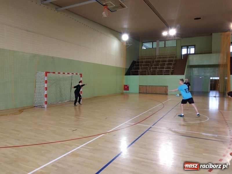 Zdjęcie w galerii na portalu naszraciborz.pl: Młodzi szczypiorniści rywalizowali w Kuźni Raciborskiej  wiadomości z regionu