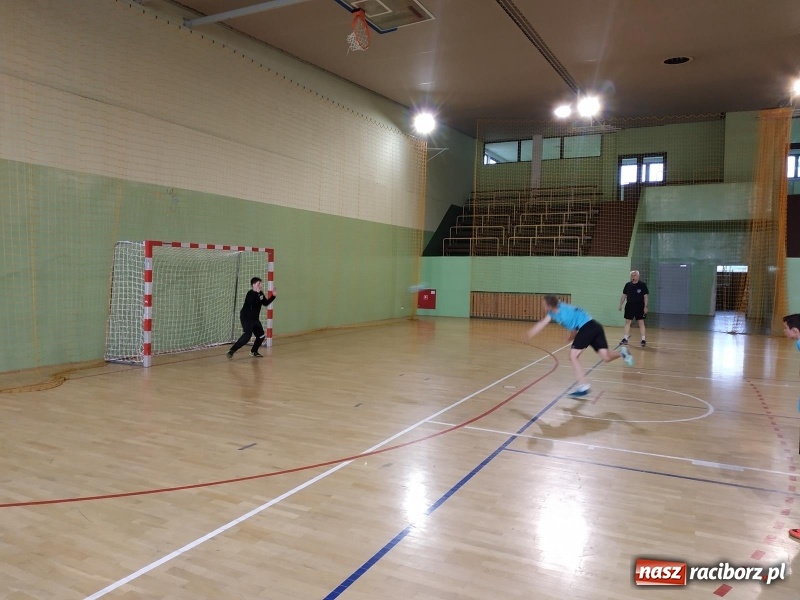 Zdjęcie w galerii na portalu naszraciborz.pl: Młodzi szczypiorniści rywalizowali w Kuźni Raciborskiej  wiadomości z regionu