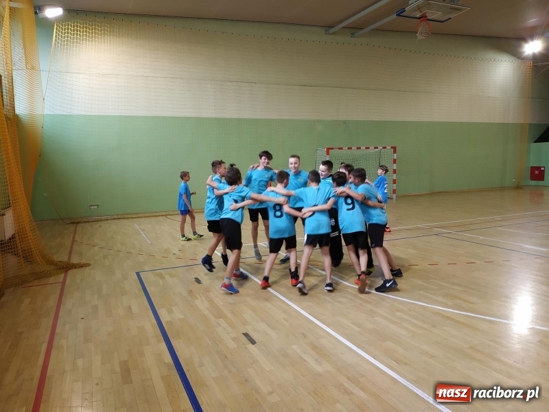 Zdjęcie w galerii na portalu naszraciborz.pl: Młodzi szczypiorniści rywalizowali w Kuźni Raciborskiej  wiadomości z regionu