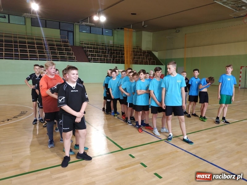 Zdjęcie w galerii na portalu naszraciborz.pl: Młodzi szczypiorniści rywalizowali w Kuźni Raciborskiej  wiadomości z regionu