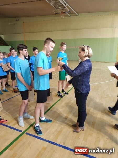 Zdjęcie w galerii na portalu naszraciborz.pl: Młodzi szczypiorniści rywalizowali w Kuźni Raciborskiej  wiadomości z regionu