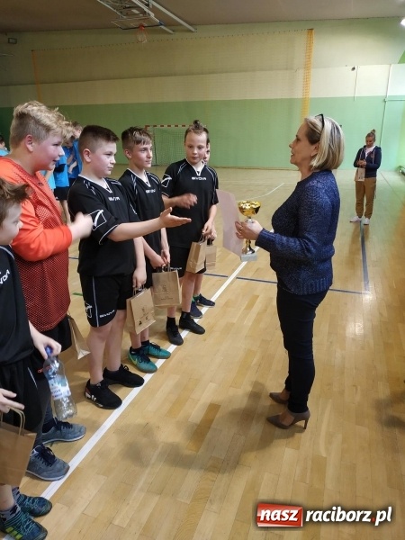 Zdjęcie w galerii na portalu naszraciborz.pl: Młodzi szczypiorniści rywalizowali w Kuźni Raciborskiej  wiadomości z regionu