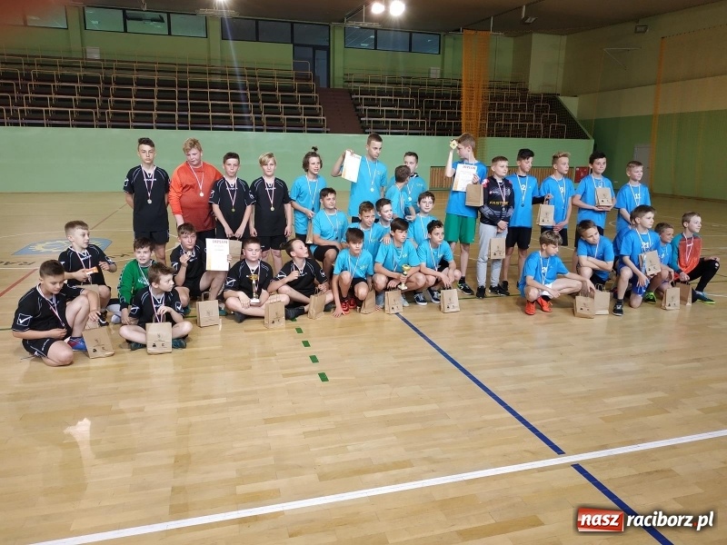 Zdjęcie w galerii na portalu naszraciborz.pl: Młodzi szczypiorniści rywalizowali w Kuźni Raciborskiej  wiadomości z regionu