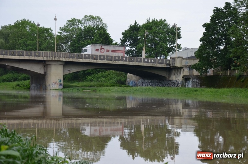 Zdjęcie w galerii na portalu naszraciborz.pl: Pogotowie przeciwpowodziowe w Turzu i Rudzie. Polder w gotowości. Plaża bez obrony  wiadomości z regionu