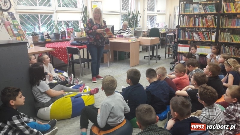 Zdjęcie w galerii na portalu naszraciborz.pl: Agnieszka Frączek gościem raciborskiej SP 15 wiadomości z regionu