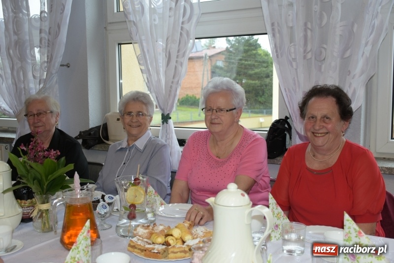 Zdjęcie w galerii na portalu naszraciborz.pl: Krzyżanowickie Koło Gospodyń Wiejskich świętowało Dzień Matki wiadomości z regionu