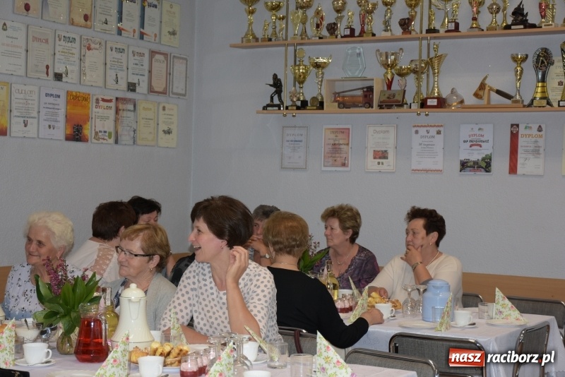 Zdjęcie w galerii na portalu naszraciborz.pl: Krzyżanowickie Koło Gospodyń Wiejskich świętowało Dzień Matki wiadomości z regionu