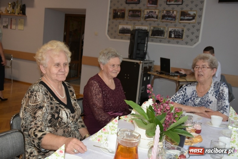 Zdjęcie w galerii na portalu naszraciborz.pl: Krzyżanowickie Koło Gospodyń Wiejskich świętowało Dzień Matki wiadomości z regionu