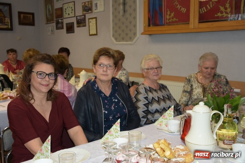 Zdjęcie w galerii na portalu naszraciborz.pl: Krzyżanowickie Koło Gospodyń Wiejskich świętowało Dzień Matki wiadomości z regionu
