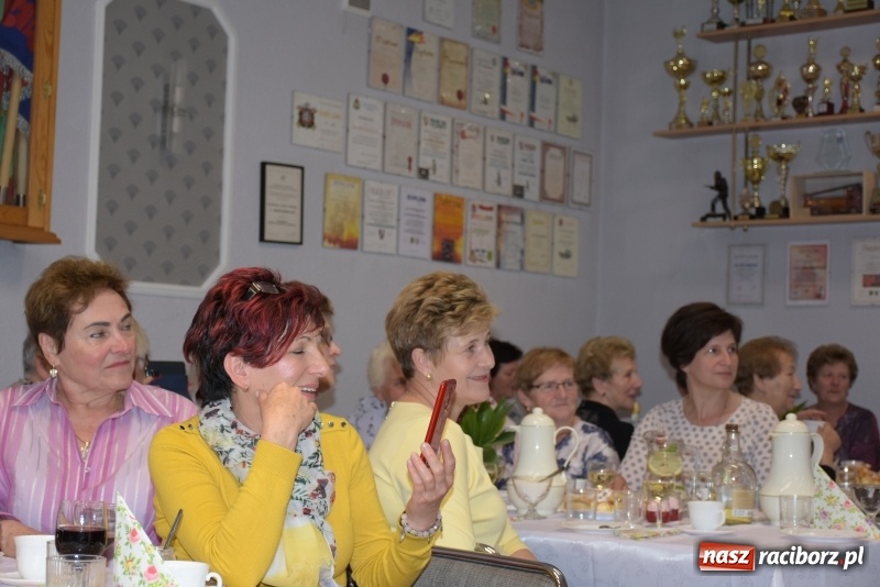 Zdjęcie w galerii na portalu naszraciborz.pl: Krzyżanowickie Koło Gospodyń Wiejskich świętowało Dzień Matki wiadomości z regionu