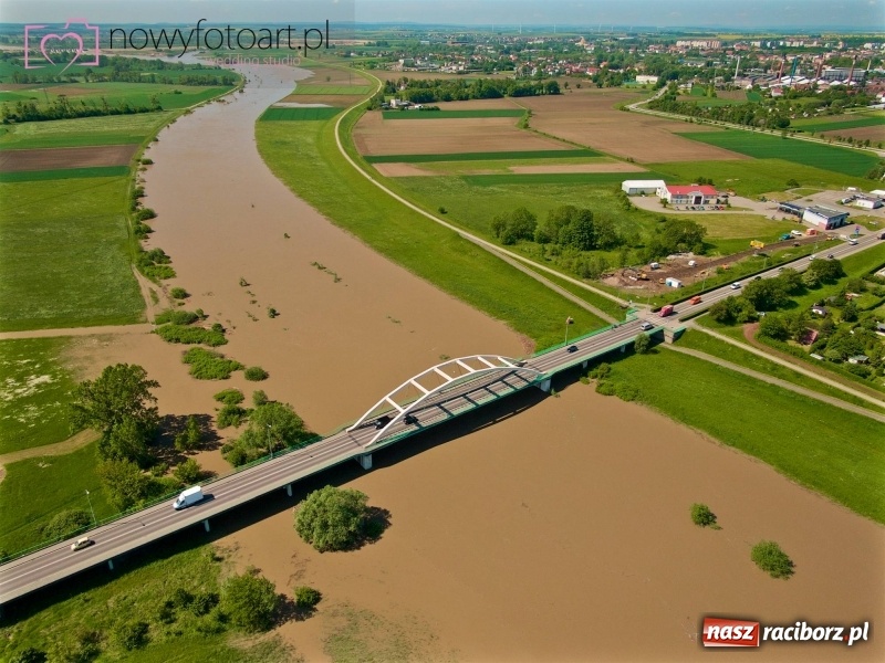 Zdjęcie w galerii na portalu naszraciborz.pl: Wezbranie na Uldze w Raciborzu [FOTO]  wiadomości z regionu