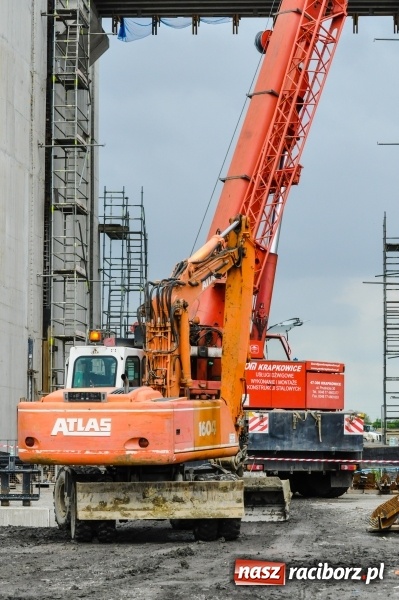 Zdjęcie w galerii na portalu naszraciborz.pl: Zapora czołowa zbiornika Racibórz podczas wezbrania [WIDEO]  wiadomości z regionu