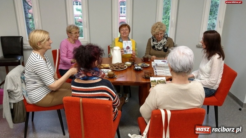 Zdjęcie w galerii na portalu naszraciborz.pl: Dyskusyjny Klub Książki, czyli Klan Kossaków na Kasprowicza wiadomości z regionu