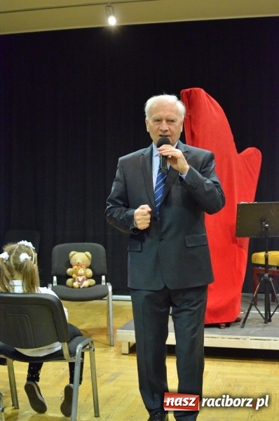 Zdjęcie w galerii na portalu naszraciborz.pl: Harfa bohaterką koncertu umuzykalniającego w RCK wiadomości z regionu