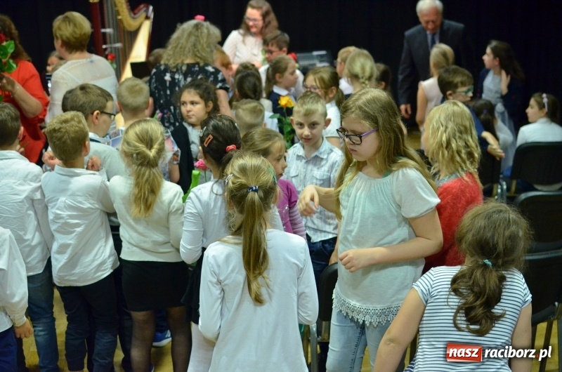 Zdjęcie w galerii na portalu naszraciborz.pl: Harfa bohaterką koncertu umuzykalniającego w RCK wiadomości z regionu
