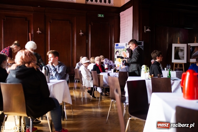 Zdjęcie w galerii na portalu naszraciborz.pl: W tym naszym Kasprowiczu. Wieczór autorski dr Antoniego Śliwy w I LO wiadomości z regionu