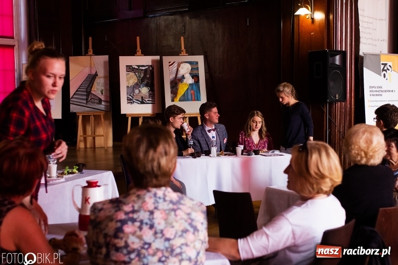 Zdjęcie w galerii na portalu naszraciborz.pl: W tym naszym Kasprowiczu. Wieczór autorski dr Antoniego Śliwy w I LO wiadomości z regionu