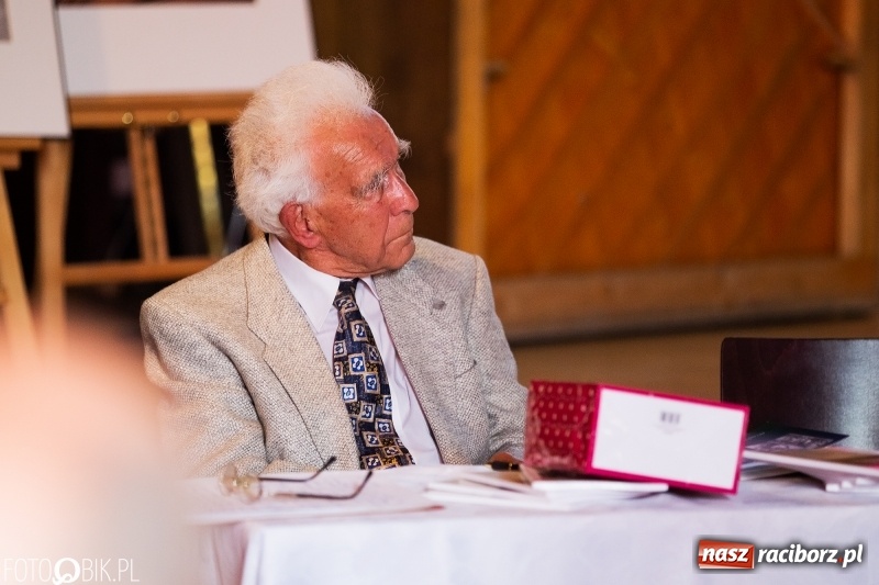 Zdjęcie w galerii na portalu naszraciborz.pl: W tym naszym Kasprowiczu. Wieczór autorski dr Antoniego Śliwy w I LO wiadomości z regionu