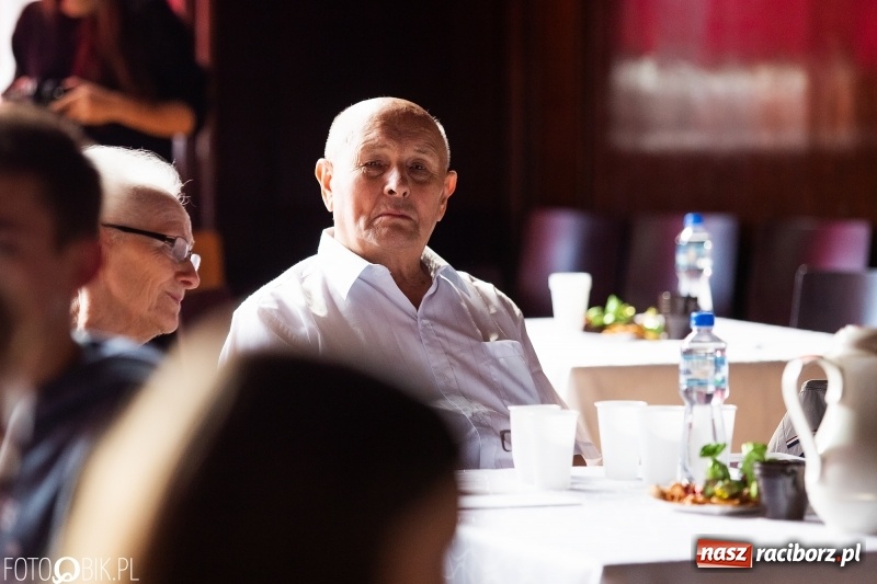 Zdjęcie w galerii na portalu naszraciborz.pl: W tym naszym Kasprowiczu. Wieczór autorski dr Antoniego Śliwy w I LO wiadomości z regionu