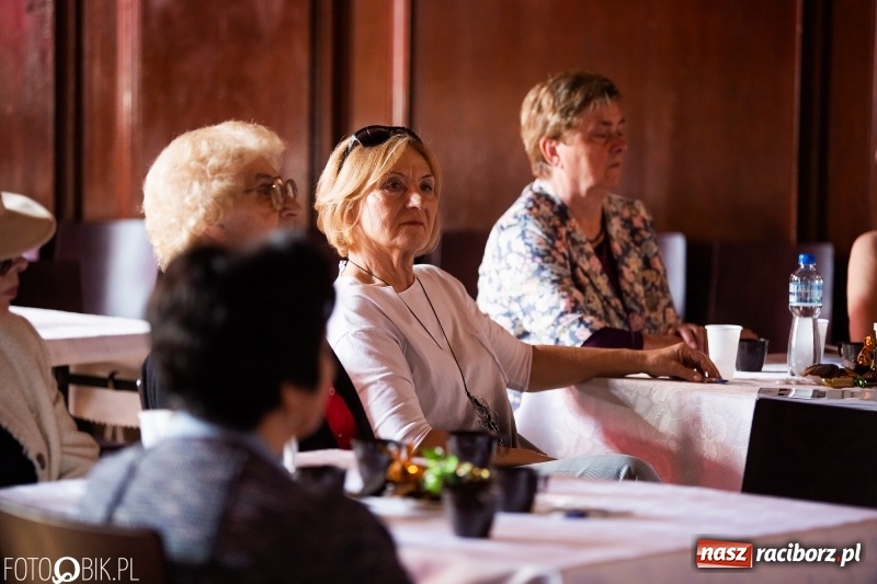 Zdjęcie w galerii na portalu naszraciborz.pl: W tym naszym Kasprowiczu. Wieczór autorski dr Antoniego Śliwy w I LO wiadomości z regionu