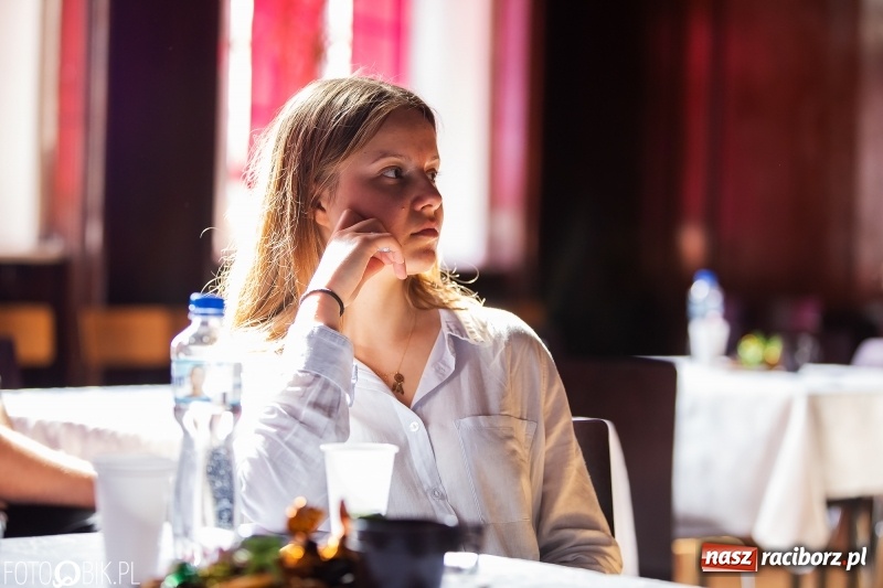 Zdjęcie w galerii na portalu naszraciborz.pl: W tym naszym Kasprowiczu. Wieczór autorski dr Antoniego Śliwy w I LO wiadomości z regionu