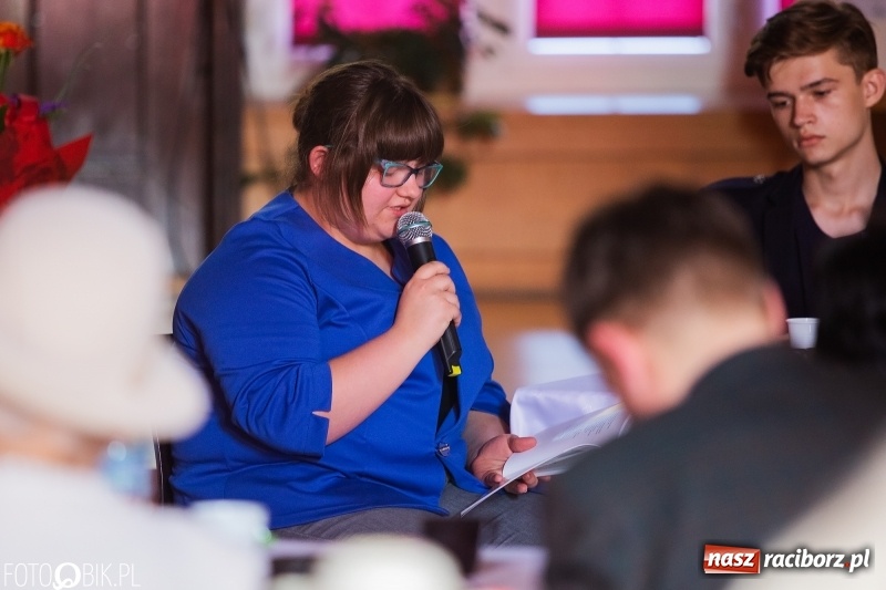 Zdjęcie w galerii na portalu naszraciborz.pl: W tym naszym Kasprowiczu. Wieczór autorski dr Antoniego Śliwy w I LO wiadomości z regionu