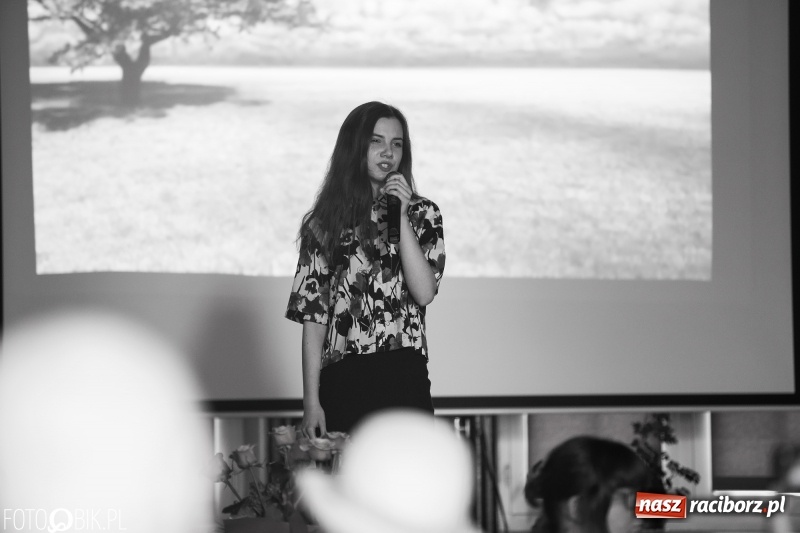 Zdjęcie w galerii na portalu naszraciborz.pl: W tym naszym Kasprowiczu. Wieczór autorski dr Antoniego Śliwy w I LO wiadomości z regionu