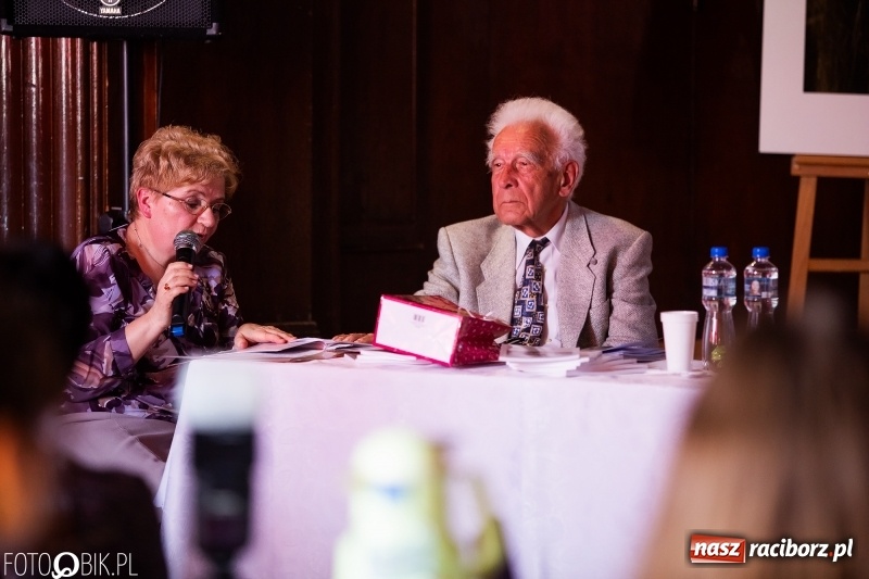 Zdjęcie w galerii na portalu naszraciborz.pl: W tym naszym Kasprowiczu. Wieczór autorski dr Antoniego Śliwy w I LO wiadomości z regionu