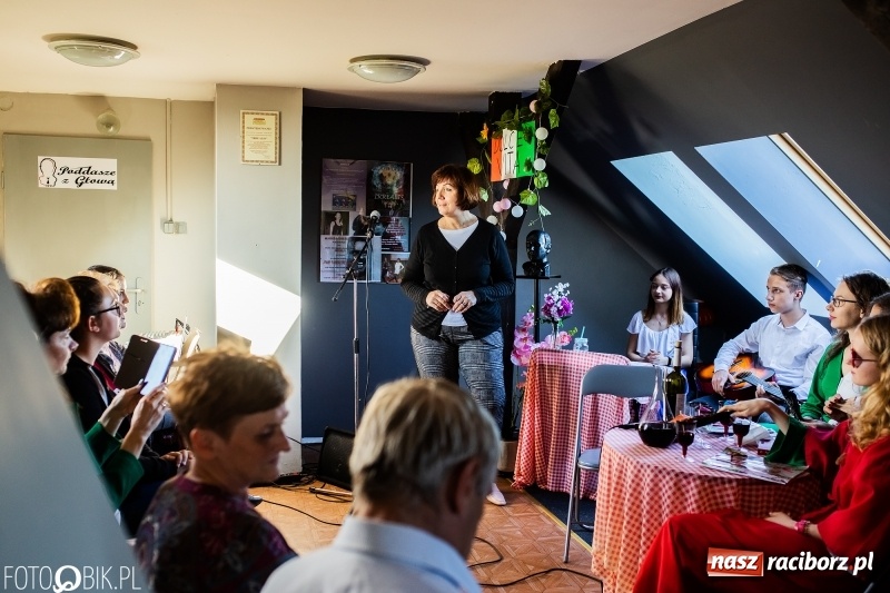 Zdjęcie w galerii na portalu naszraciborz.pl: Spektakl Fernando w wykonaniu grupy Irrealis w Pietraszynie wiadomości z regionu