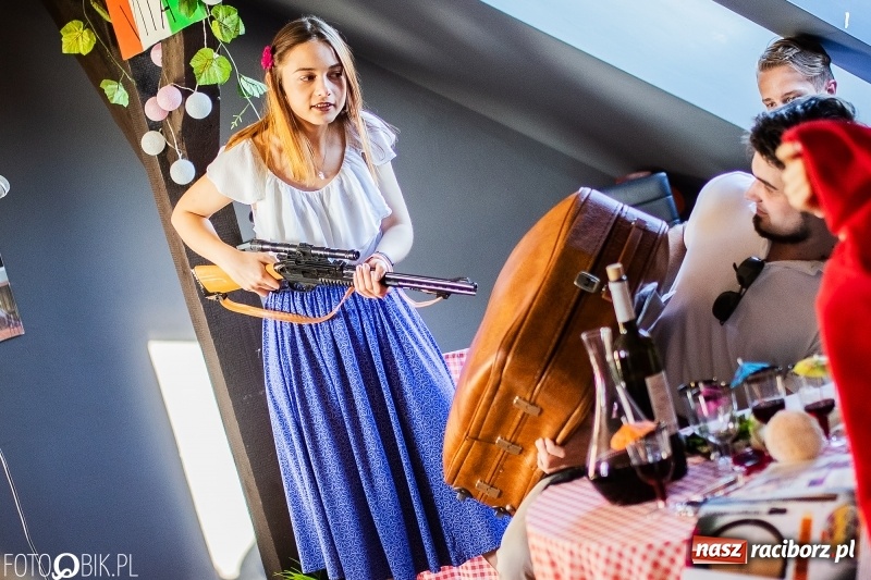 Zdjęcie w galerii na portalu naszraciborz.pl: Spektakl Fernando w wykonaniu grupy Irrealis w Pietraszynie wiadomości z regionu