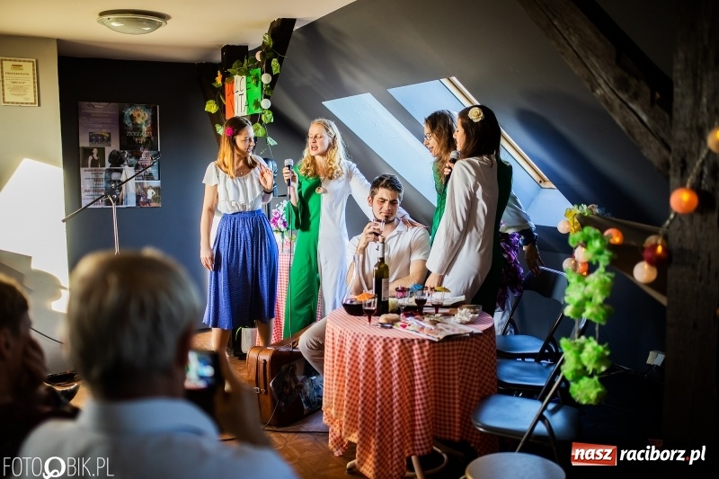 Zdjęcie w galerii na portalu naszraciborz.pl: Spektakl Fernando w wykonaniu grupy Irrealis w Pietraszynie wiadomości z regionu