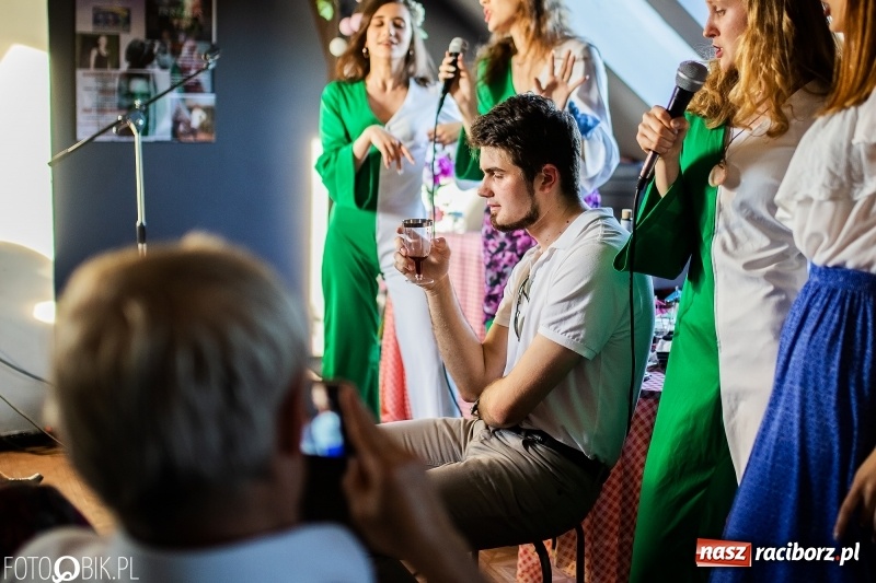 Zdjęcie w galerii na portalu naszraciborz.pl: Spektakl Fernando w wykonaniu grupy Irrealis w Pietraszynie wiadomości z regionu