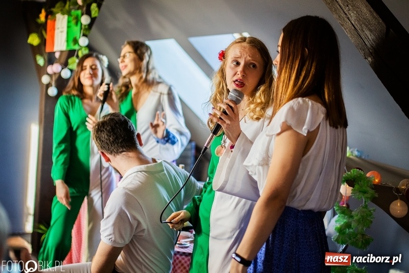 Zdjęcie w galerii na portalu naszraciborz.pl: Spektakl Fernando w wykonaniu grupy Irrealis w Pietraszynie wiadomości z regionu