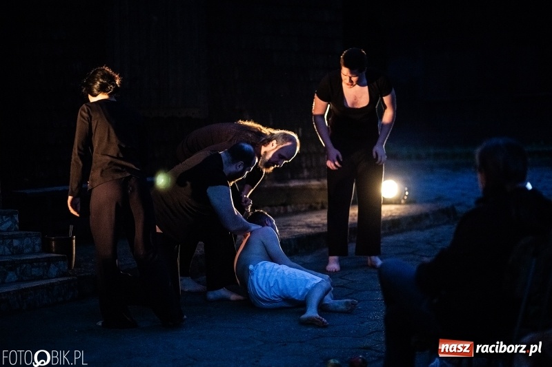 Zdjęcie w galerii na portalu naszraciborz.pl: Spektakl Złodziej według Myśliwskiego w Amfiteatrze BUK w Rudach  wiadomości z regionu