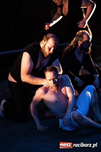 Zdjęcie w galerii na portalu naszraciborz.pl: Spektakl Złodziej według Myśliwskiego w Amfiteatrze BUK w Rudach  wiadomości z regionu