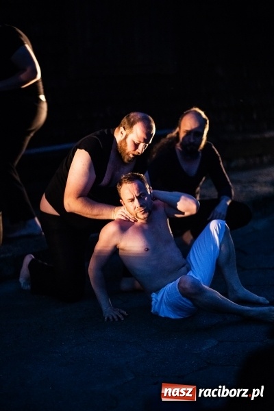 Zdjęcie w galerii na portalu naszraciborz.pl: Spektakl Złodziej według Myśliwskiego w Amfiteatrze BUK w Rudach  wiadomości z regionu